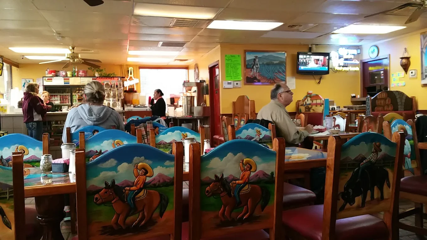 Restaurant interior 15
